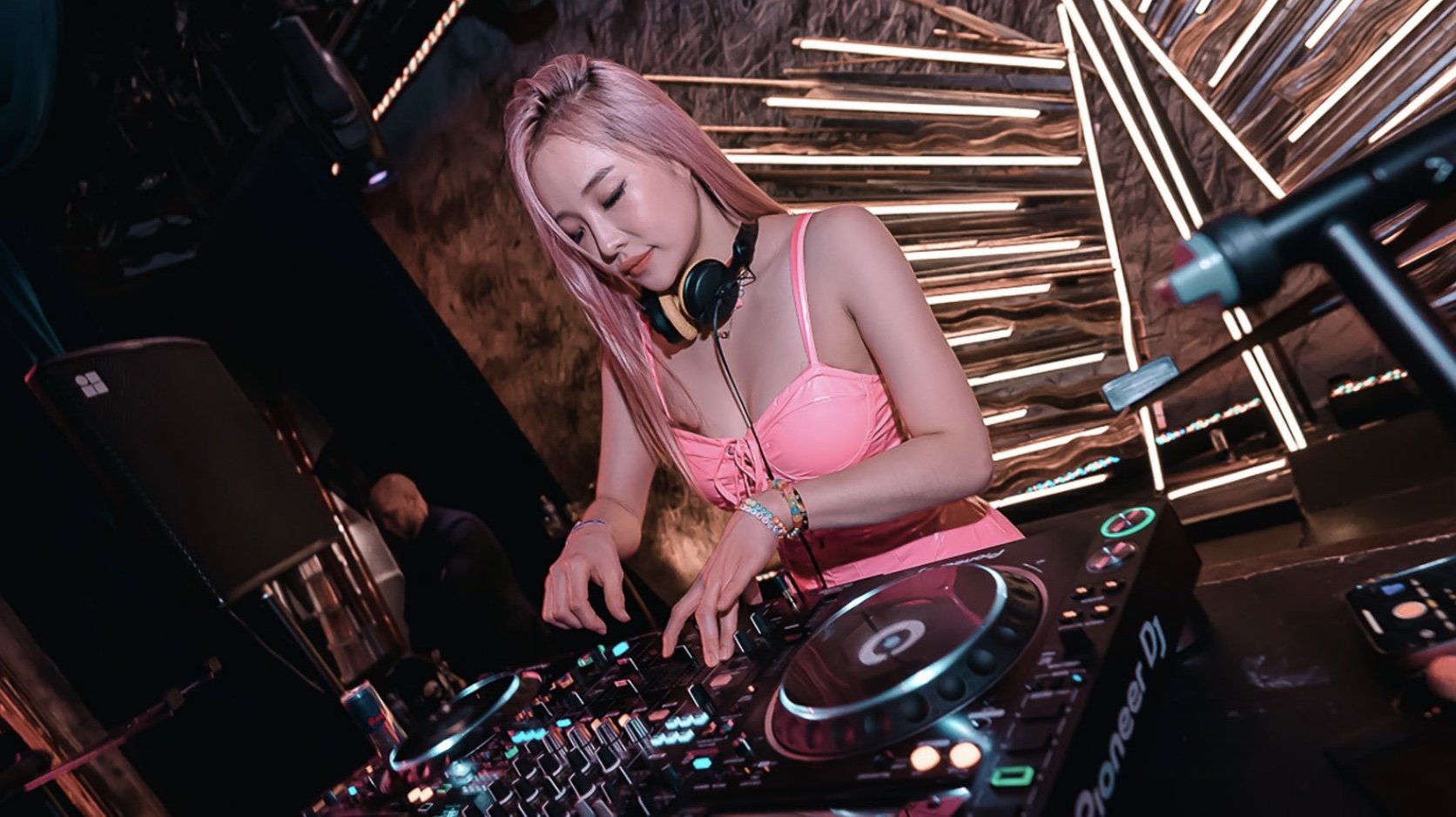 ごちそんぐDJ　Vol①② Silent Disco: DJ Peach — Korean Cultural Center New York